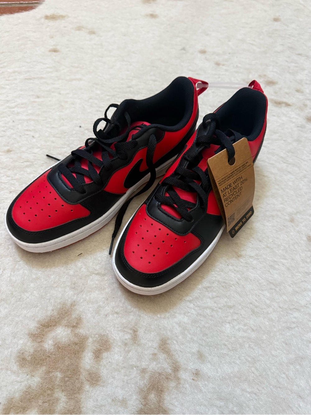 Nike Boys Red and Black NEW NEVER WORN Low-Top Sneakers